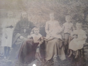 Священник Николай Спасский с семьей. Кон. XIX – нач. XX в.