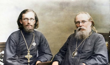 Епископ Алексий (Житецкий; справа) и архимандрит (впоследствии архиепископ) Сергий (Гришин)<br>Ист.: Последний наместник ...