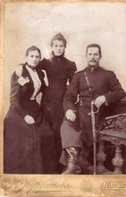 Александра Знаменская (Предтеченская) с родителями