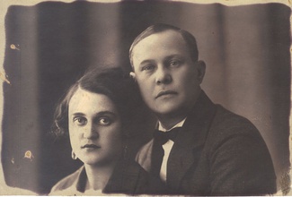 Климовский Антон Николаевич (сын) с супругой. 1927. Ист.: irkipedia.ru
