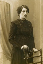 Анна Георгиевна  — супруга отца Сергия. Дмитровск, 1915 г.