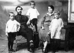 Священник Сергий Гусев с семьей<br>Ист.: sinodik.ru