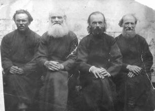Священник  Сергий Руфицкий (третий слева). Иваново, 1937<br>Ист.: Новомученики, исповедники ...