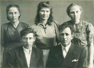 Дети псаломщика Александра Чудова: Сергей, Вера, Елена. Ст. Новотроицкая, 1952
