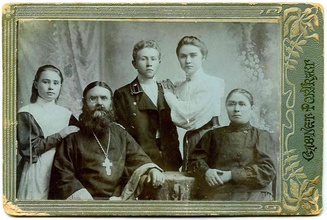 Отец Михаил Никитин с семьей