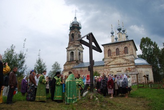 Преображенская церковь в с. Коровново.  Архиерейское богослужение проводит епископ Галичский и Макарьевский Алексий. <i>Фото В. А. Дудина.</i> 12.9.2018.<br>Ист.: Птицын Алексей Васильевич (1894–1937) ...