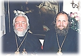 Однокурсники и близкие друзья — архиепископ Симбирский Прокл (Хазов) и протоиерей Валентин Слукин. 2001