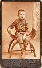 Александр Полубинский в возрасте 5 лет. 1910.<br>Фото из архива Д. Е. Щербины