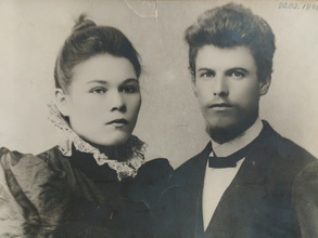 Василий Вознесенский с супругой. 20.2.1898<br><i>Фотография из семейного архива потомков диакона Василия Вознесенского</i>