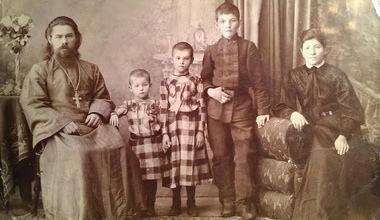 Священник Василий Иокиманский с семьей. Нач. 1910-х гг.<br><i>Все фотографии из семейного архива Светланы Ильинской</i>