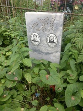Надгробие на могиле прот. Александра и его супруги Анастасии на Центральном кладбище г. Нижнего Тагила