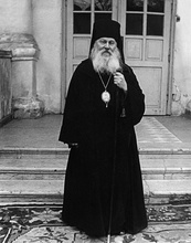 Архиепископ Гурий в Свято-Троицком монастыре. Чернигов, 1955