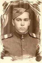 Борис Бартов в годы службы в армии. Ист.: iskra-kungur.ru (фото из семейного архива Бартовых)