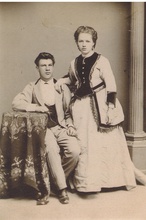 Священник Петр Лебедев (сын отца Павла) с супругой Анной. 1870-е. Ист.: личный архив Е. Л. Лебедева