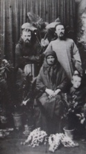 Отец Кронид (слева) с мамой и братом — отцом Лукой Любимовым
