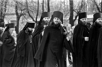 Пасха 15 апреля 1990<br>Ист.: Жизнеописание иеромонаха Василия (Рослякова)