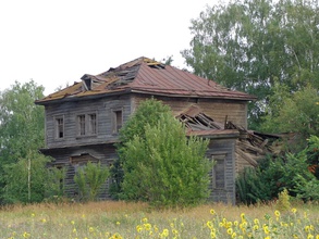 Современный вид разрушенной церкви в с. Михайловка. 2015.<br> Ист.: История строительства ...