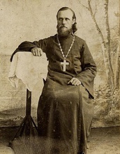 Священник Лин Фавиевич Колпикоа. 1910-е<br>
Ист.: Астраханское духовенство