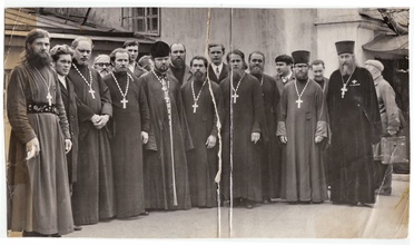 Епархиальное собрание в Перми. Первый слева — отец Павел Афанасьев.<br>Фото из архива Д. Е. Щербины 