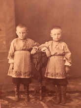 Сыновья отца Иоанна — Иван (слева) и Николай (справа). 1888