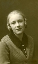 Старшая дочь Ольга Павловна (в замужестве Швабович). Новгород, 8.4.1931