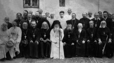 Архиепископ Гурий с духовенством. Мелитополь, 1957